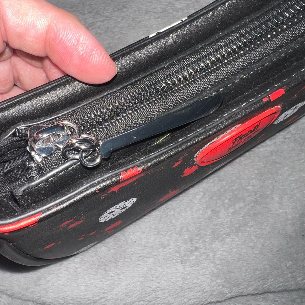 Source Unknown Black And Red Graphic Shoulder Bag - image 7